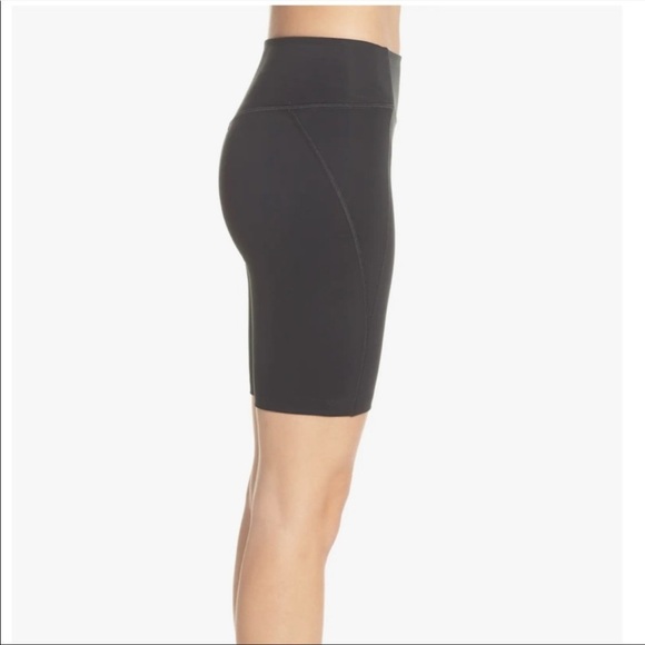 NEW!! Girlfriend Collective High Waist Bike Shorts in black, XS - Picture 6 of 8